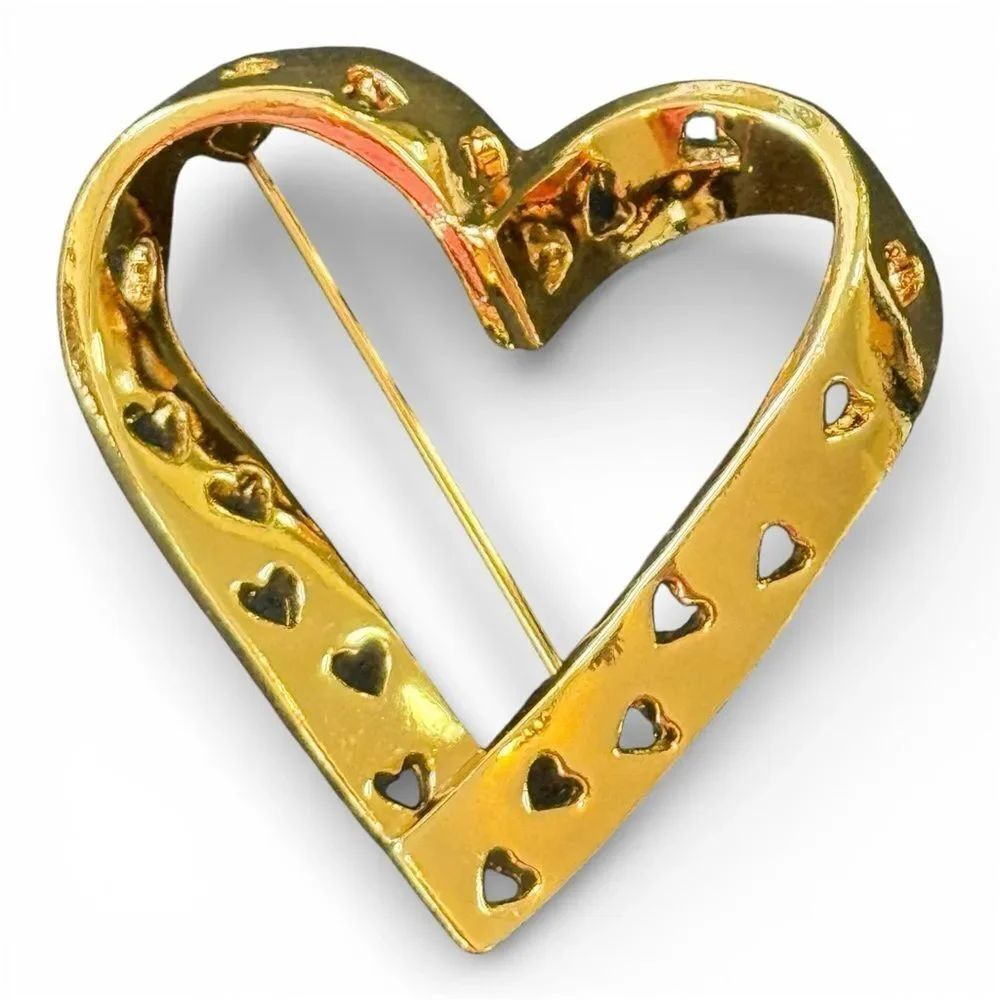 Vintage Avons 70’s True Heart Gold Tone Heart-Shaped Brooch Pin